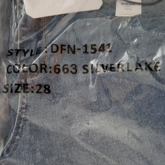 **Restocked** Velvet Heart Mid Rise Crop Jeans - Picture 5 of 10